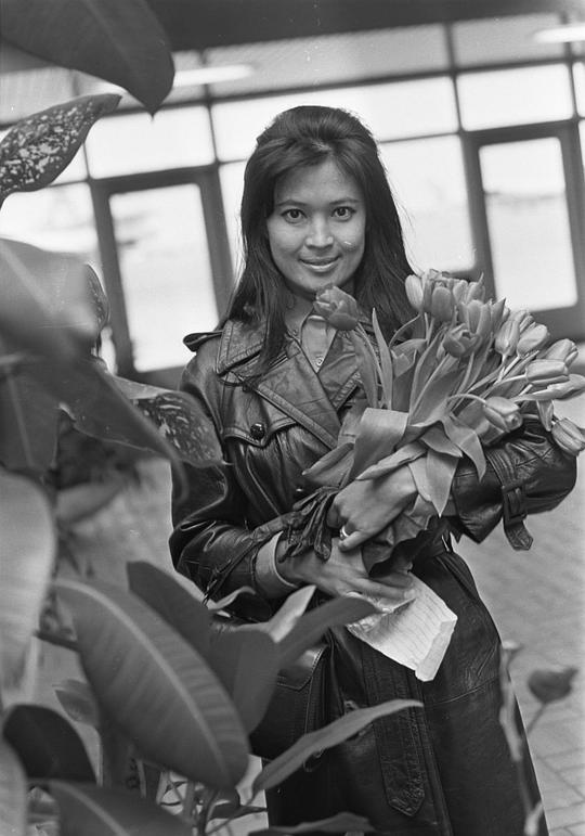 艾曼纽·阿尔桑 Emmanuelle Arsan照片