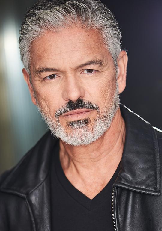 亚历山卓·德·霍约斯 Alejandro De Hoyos照片