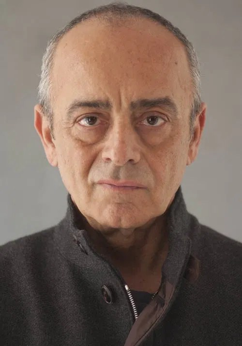 恩里克·比纳文特 Enric Benavent照片