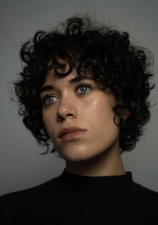 乌米·迈尔斯 Umi Myers照片