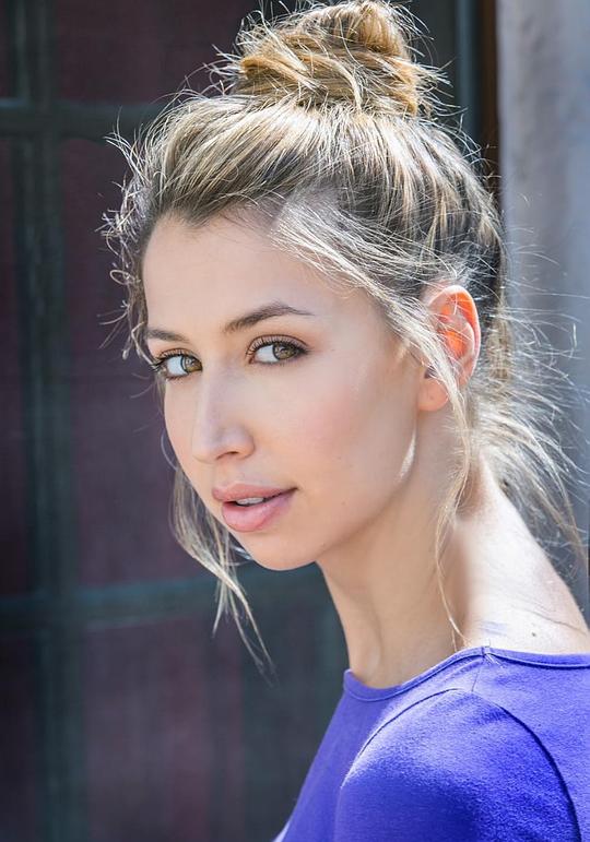 萨莉·克伦 Sally Clune照片