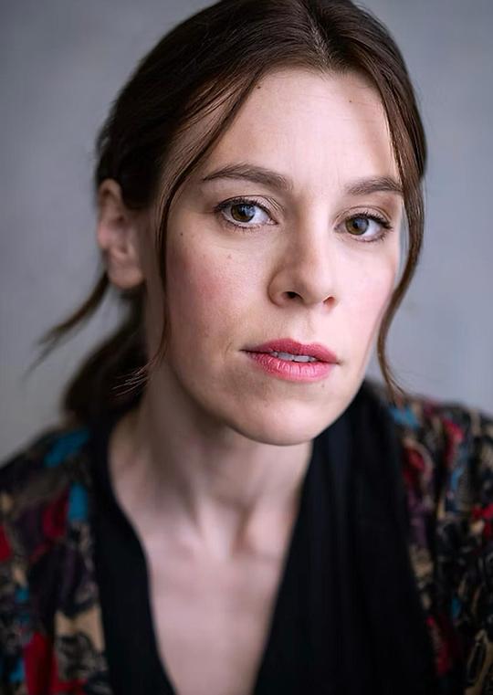 斯蒂芬妮·德·惠利 Stephanie de Whalley照片