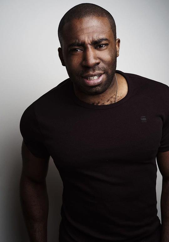 马克·埃布鲁埃 Mark Ebulué照片