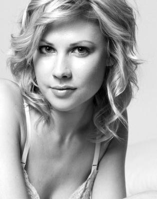 德丝·莱迪克 Desi Lydic照片