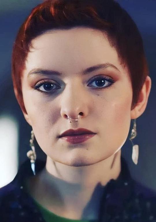 拉克兰·沃森 Lachlan Watson照片