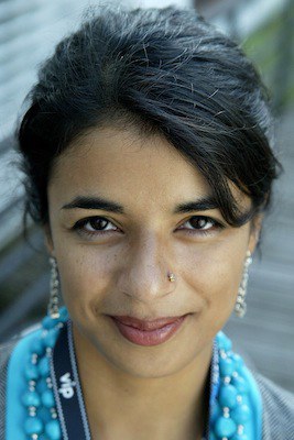 桑德亚·萨里 Sandhya Suri照片