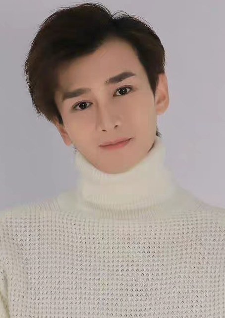 周宇鹏 Yupeng Chou照片