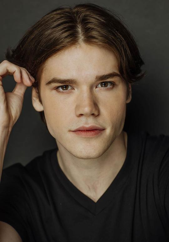 康纳·米道斯 Conor Meadows照片