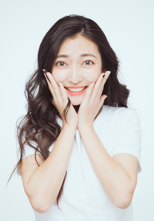 王晓彤 Xiaotong Wang照片