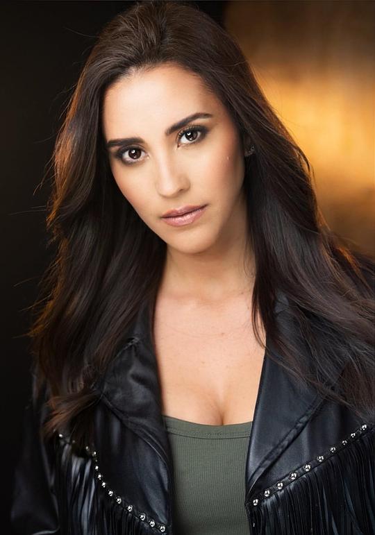 德西蕾·亚历山德拉·埃斯特拉达 Desiree Alexandra Estrada照片