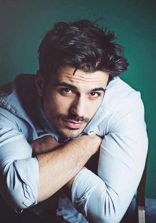 吉安马克·修雷诺 Gianmarco Saurino照片