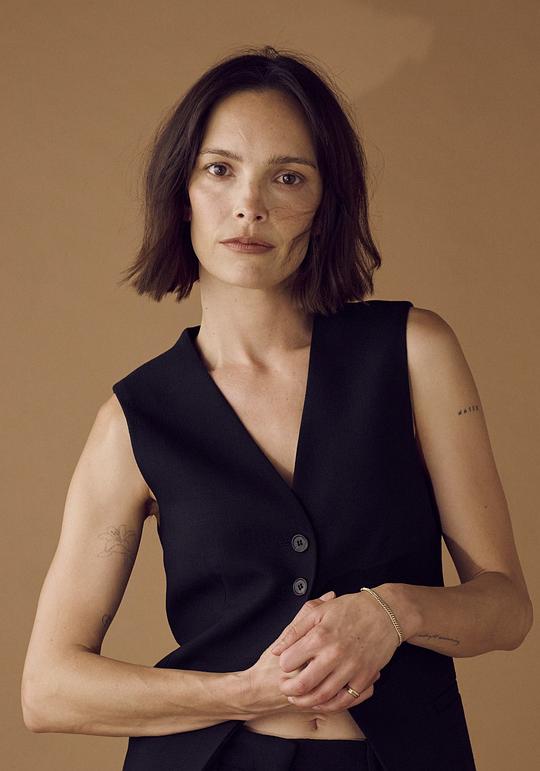 乔迪·巴尔弗 Jodi Balfour照片