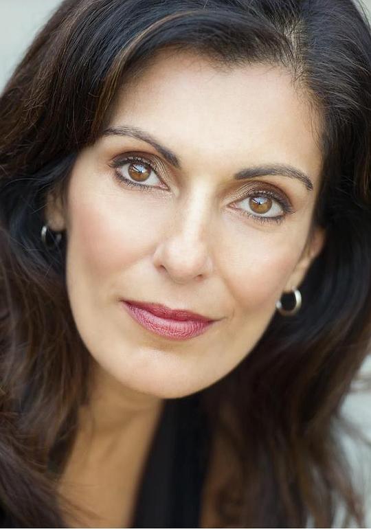 萨拉布·卡穆 Sarab Kamoo照片