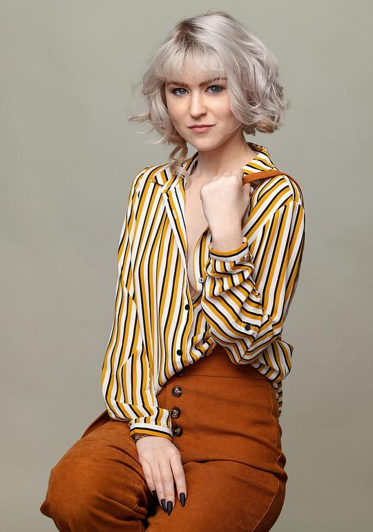 埃里卡·蔡斯 Erika Chase照片