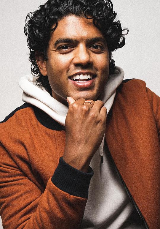 西奥·伊耶 Theo Iyer照片