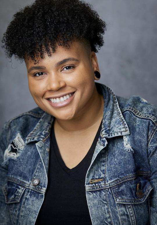 梅兰妮·J·纽比 Melanie J. Newby照片