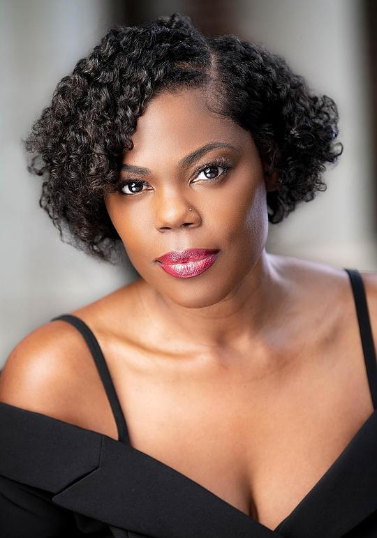 蒂芙尼·艾丽·伯吉斯 Tiffany Elle Burgess照片