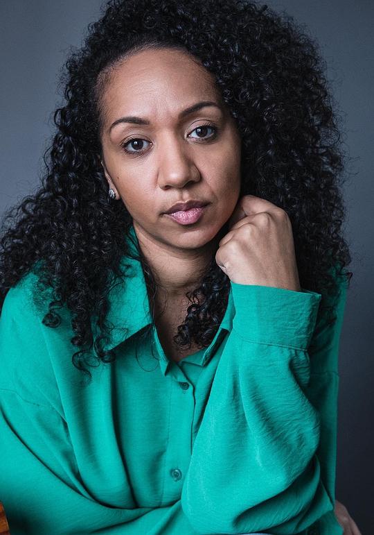 亚历山大·莱利 Alexandria Riley照片