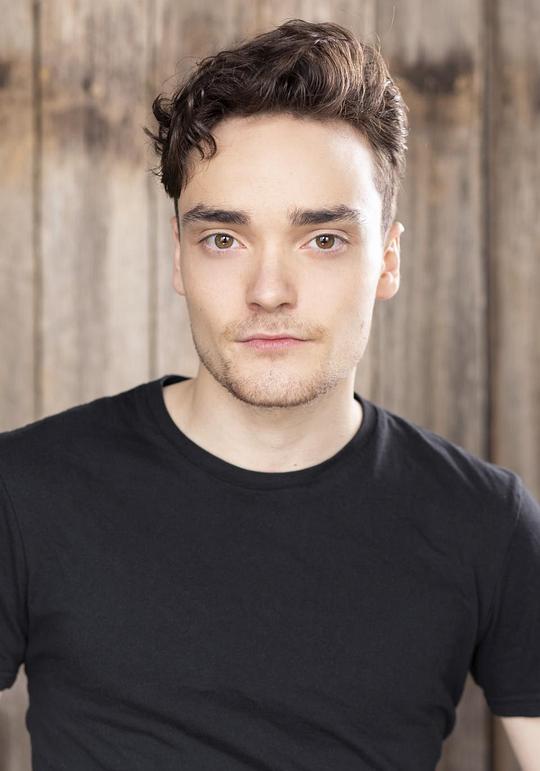 乔丹·霍兹纳 Jordan Chodziesner照片