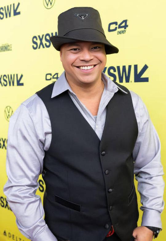 乔恩-阿德里安·委拉斯开兹 Jon-Adrian Velazquez照片