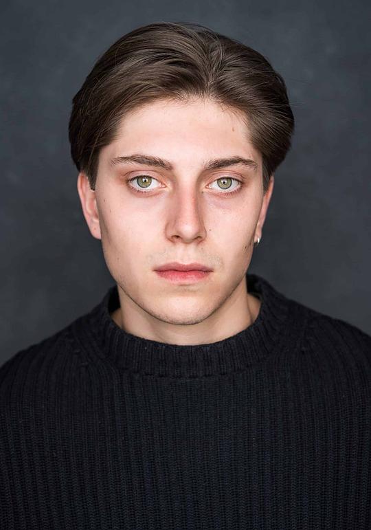 哈维·哈特钦森 Harvey Hutchinson照片