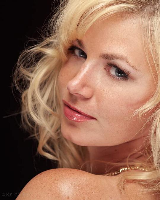 杰西卡·卡梅隆 Jessica Cameron照片