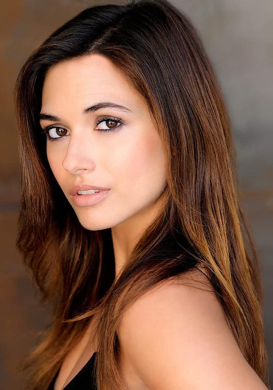 贾斯特内·阿尔伯特 Justene Alpert照片