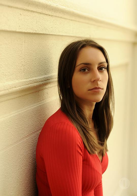 维奥莱特·德·古因斯 Violette De Gyns照片