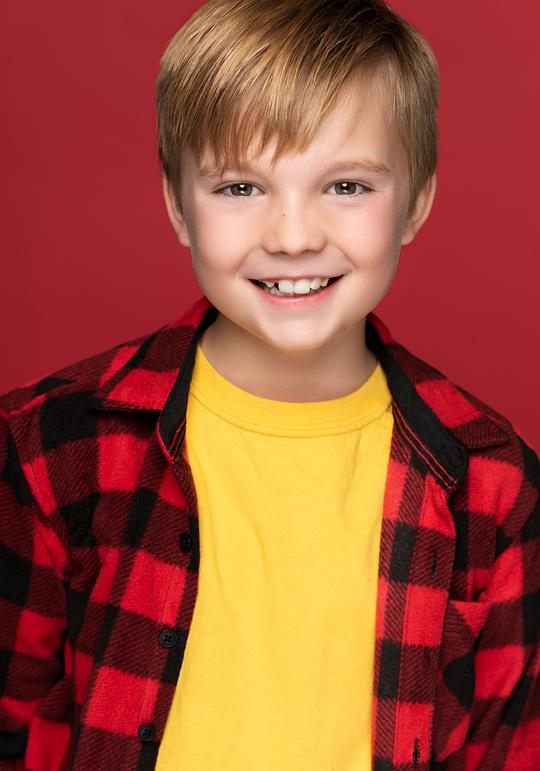 奥利弗·麦克卡勒姆 Oliver McCallum照片