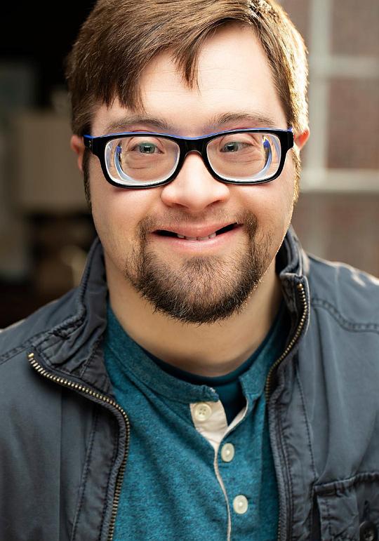 凯文·伊安努奇 Kevin Iannucci照片