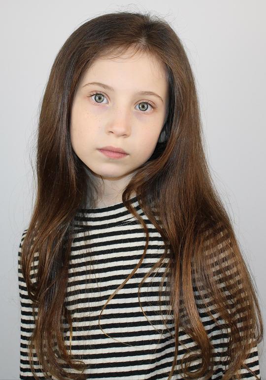 乔伊·卡森 Joey Carson照片