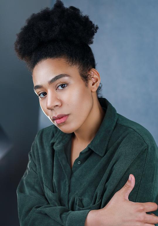 肖娜·巴巴耶米 Shona Babayemi照片