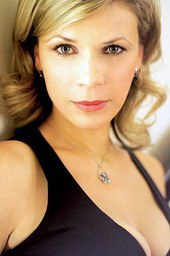 朱迪特·谢尔 Judit Schell照片