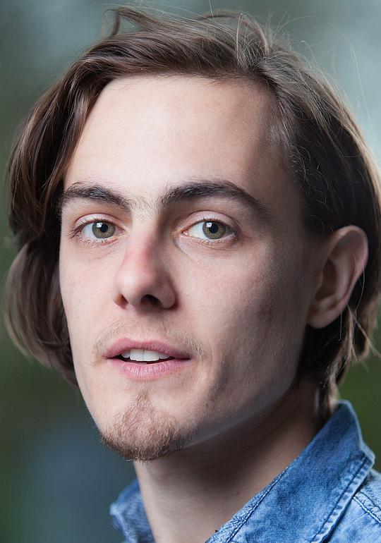 雷纳·托奥拉斯 Renátó Olasz照片