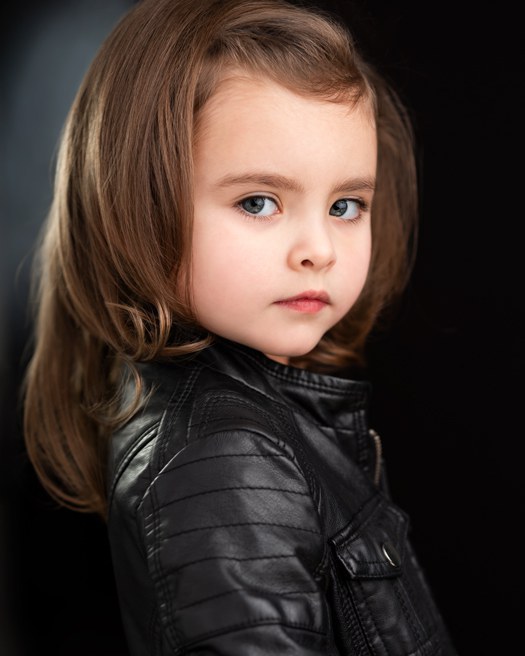 米拉·琼斯 Mila Jones照片