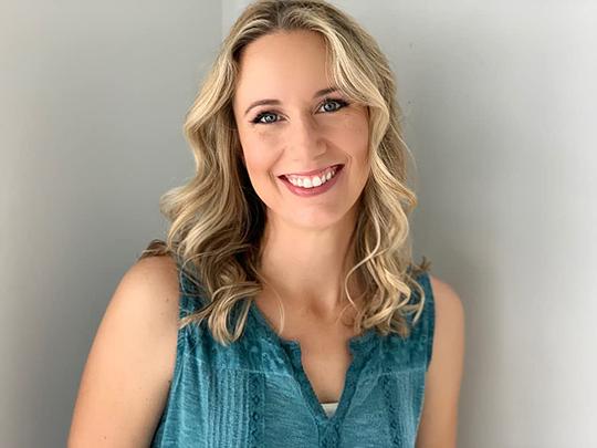 劳拉·奥尔特 Laura Ault照片