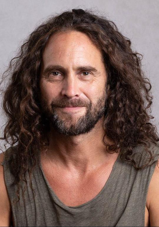 亚伦·戈尔德 Áron Gauder照片