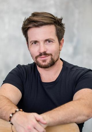 阿尔莫什·艾洛德 Álmos Elõd照片