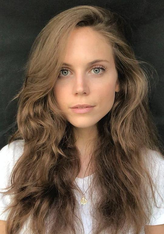 夏洛特·斯托伊贝 Charlotte Stoiber照片