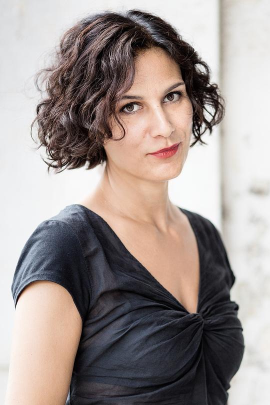 劳拉·卢切蒂 Laura Luchetti照片