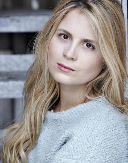 约兰达·凯特尔 Yolanda Kettle照片