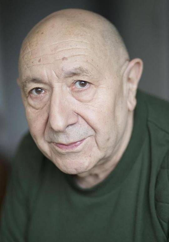 伊夫-罗伯特·维亚拉 Yves-Robert Viala照片