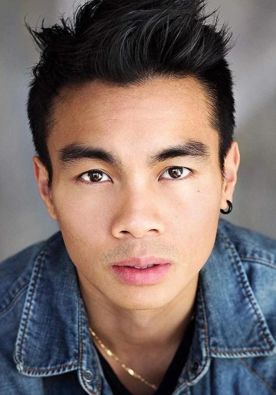 艾伦·重 Alan Trong照片