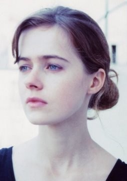 朱莉·德拉姆 Julie Delarme照片