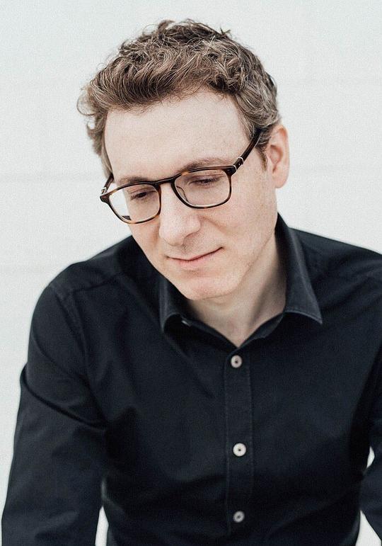 尼古拉斯·布里特尔 Nicholas Britell照片