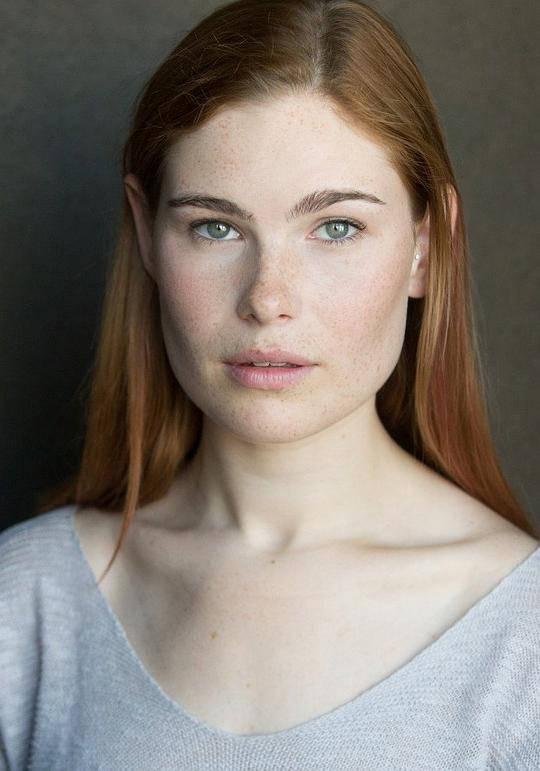 克洛伊·德拉尼 Chloé Delanney照片