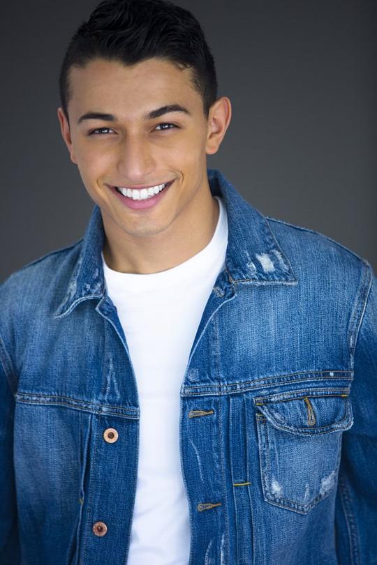 保罗·卡米耶 Paul Karmiryan照片