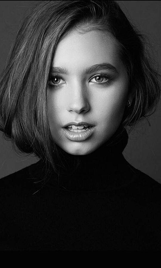 莉莉亚·白金汉 Lilia Buckingham照片