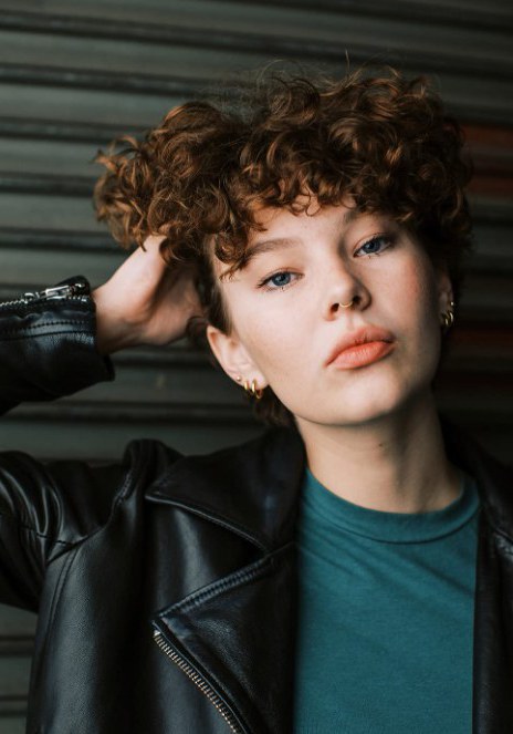 亚历珊德拉·罗伯茨 Alexandra Roberts照片