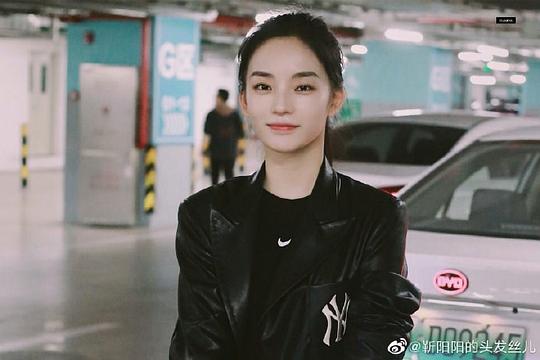 靳阳阳 Yangyang Jin照片